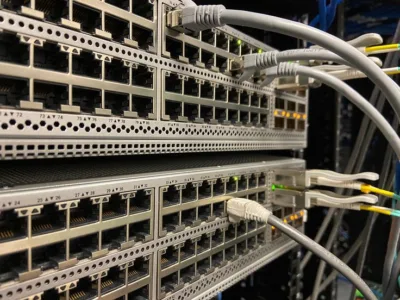 Extreme Networks Switches