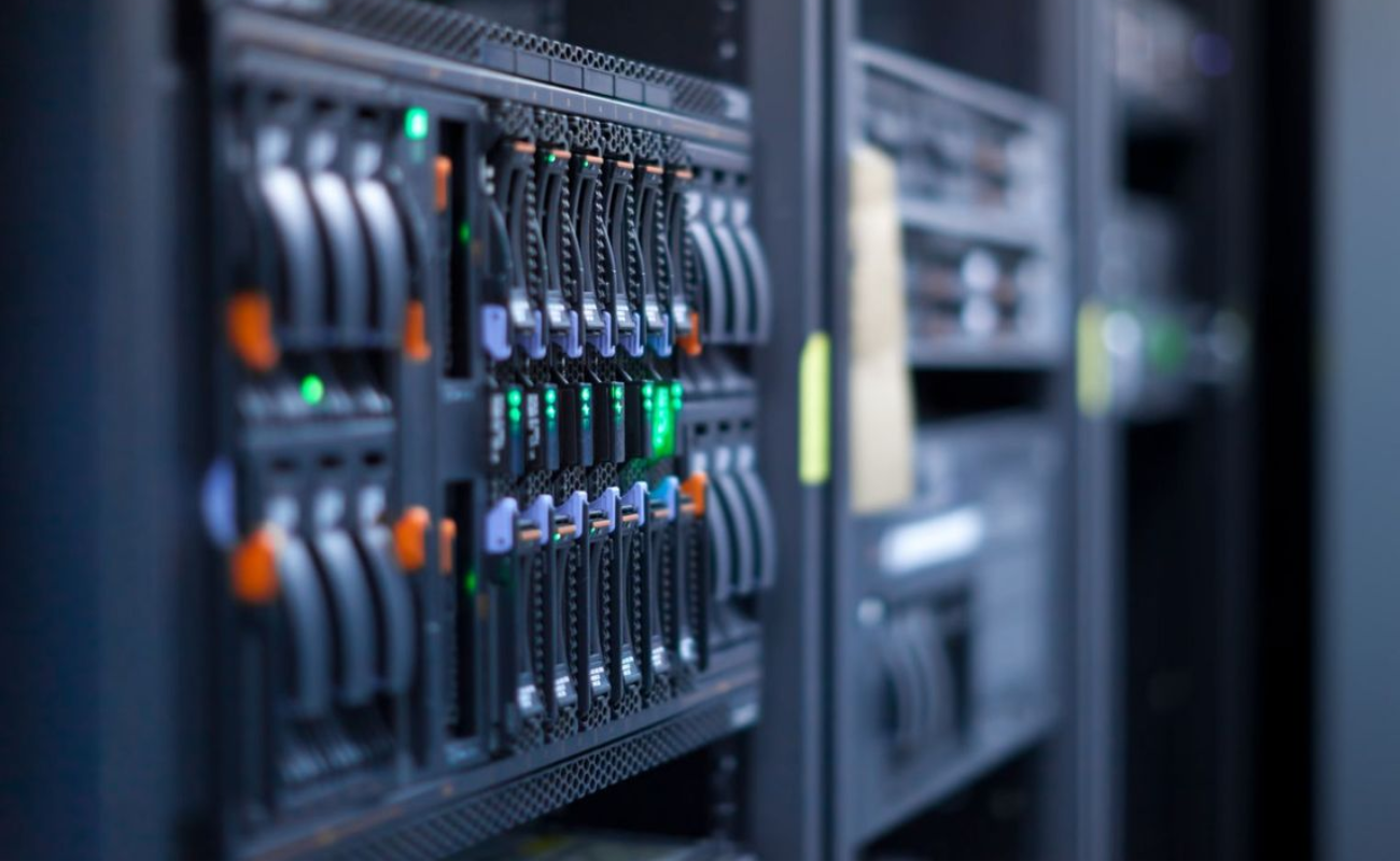How to Choose the Right Server for Your Office in 7 Steps